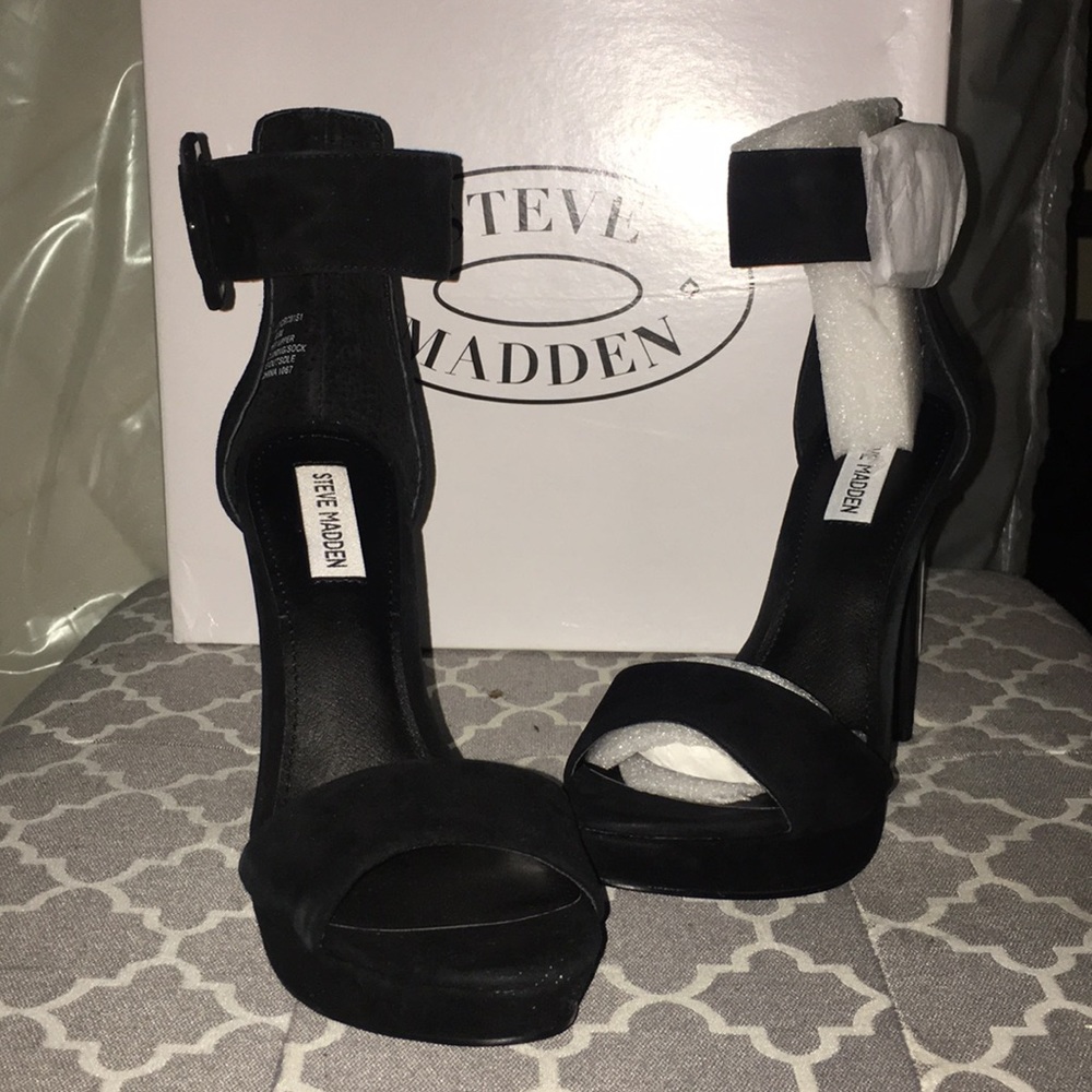 NEW Steve Madden ~ Black Seude Heels